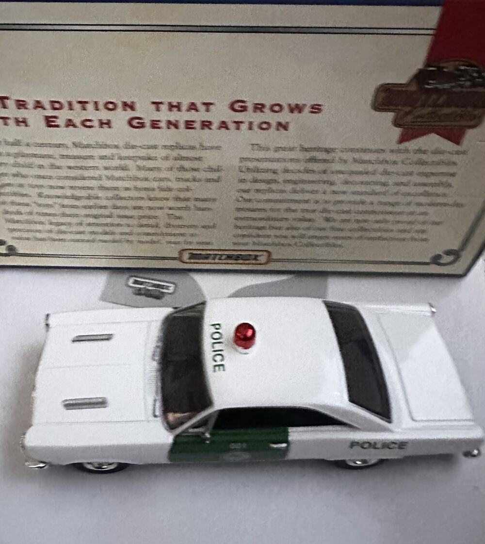 A24 1/43 Scale MATCHBOX/Dinky- 1966 FORD FAIRLANE - MIAMI POLICE DEPARTMENT NEW